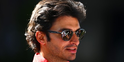 Ferrari: ufficiale il rinnovo di Carlos Sainz fino al 2024