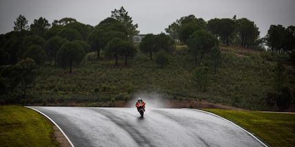 MotoGp, Gp Portogallo: Oliveira il più veloce nelle FP4, Bezzecchi terzo