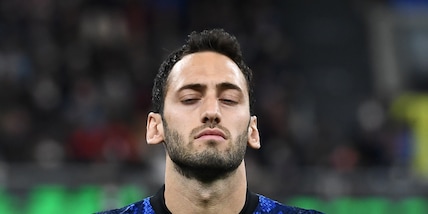 Serie A, una giornata di squalifica a Makengo e Calhanoglu