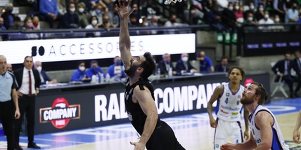 Tessitori e Teodosic trascinano la Virtus Bologna: blindato il primo posto