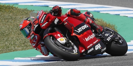 MotoGp, Gp Spagna: prima vittoria in stagione per Bagnaia con la Ducati, secondo Quartararo