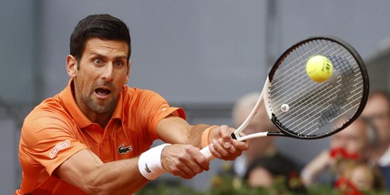 Djokovic batte Monfils in due set: è agli ottavi di Madrid