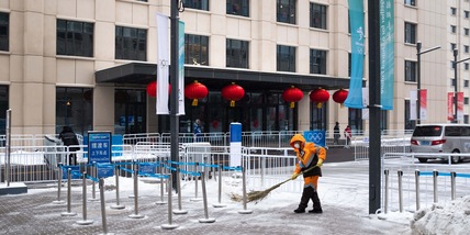 Covid in Cina, contagi in aumento: nuova stretta su metro e bus