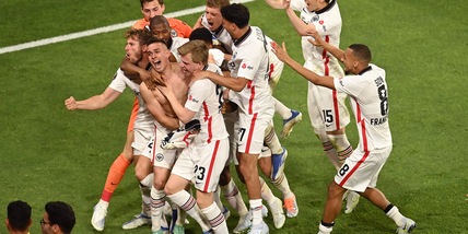 Borré show, Ramsey flop: Rangers ko, Europa League all'Eintracht