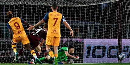 Abraham e Pellegrini stendono il Toro "sperimentale": Roma in Europa, Belotti saluta al 67'