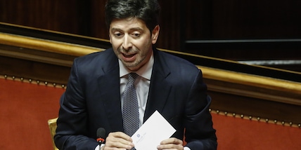 Il Ministro Speranza in isolamento: è positivo al Covid
