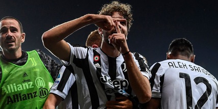 Juve, omaggio social a Locatelli: "La prima stagione insieme"