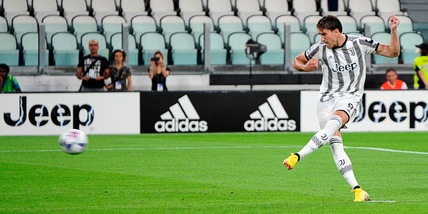 Juve, Bergonzi: "Quello su Vlahovic non è mai calcio di rigore"