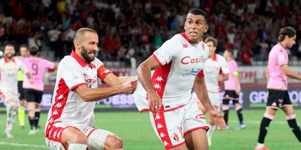 Serie B, pareggio tra Bari e Palermo: Cheddira replica a Valente