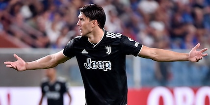 Juventus con Vlahovic e Kean. Napoli con Kvaratskhelia, Lozano, Osimhen, Politano, Simeone, Raspadori