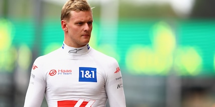 F1, Ecclestone consiglia Mick Schumacher: "Cognome pesante, meglio guardare altre categorie"