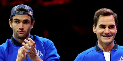 Federer, il siparietto con Berrettini: "Lo stallone salato italiano"