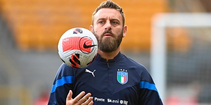 De Rossi: "Raspadori ragazzo d'oro. Giovani? C'è meno materia prima"
