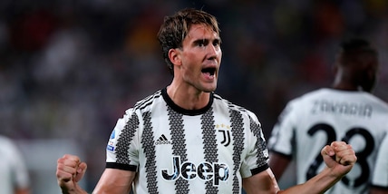 Vlahovic con Milik. E Szczesny si riprende la porta: la Juventus anti Bologna