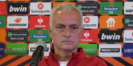 Roma, Mourinho: "Ci sono i ricchi, i poveri e i meno ricchi..."