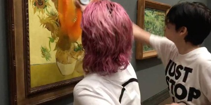 Ecologisti in protesta: liquido contro "I Girasoli" di Van Gogh