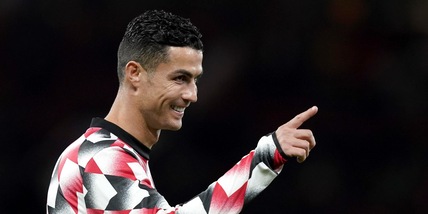 Ronaldo abbraccia un'altra leggenda e commuove il web. È un ex Juve!