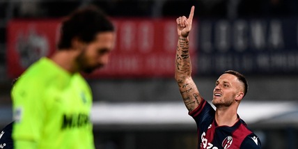 Bologna-Sassuolo 3-0: Aebischer, Arnautovic e Ferguson show