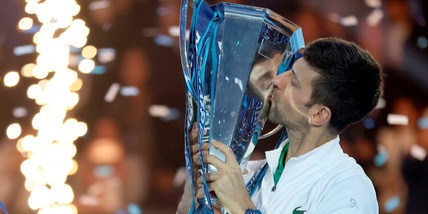 Djokovic leggendario: sesto trionfo alle Atp Finals, eguagliato Federer