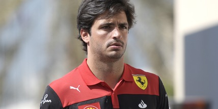 Ferrari, Sainz alla Dakar rischia di far squalificare il padre! Ecco perché