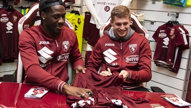 Toro, Aina e Zima al Torino Store