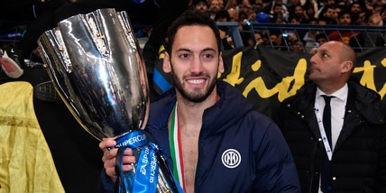 Inter, Calhanoglu sfotte il Milan e infiamma la Supercoppa: "Mangiati, basta"