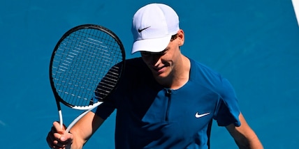 Australian Open, Sinner rimonta di forza: battuto in 5 set Fucsovics