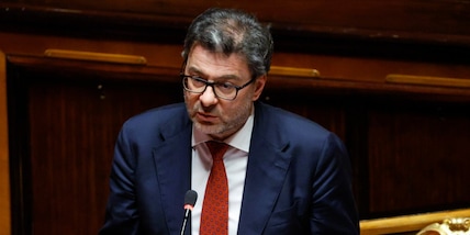 Plusvalenze, Giorgetti: “Che vuol dire fittizie? La norma potrebbe cambiare”
