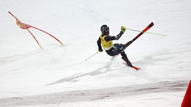 Zingerle, botto fortunato: si abbatte sul traguardo di Schladming, ma che tempo!