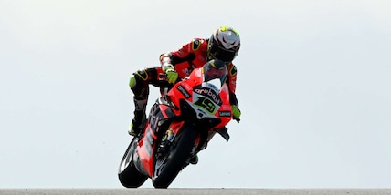 Superbike, Ducati vola nei test a Portimao: Bautista firma il nuovo record