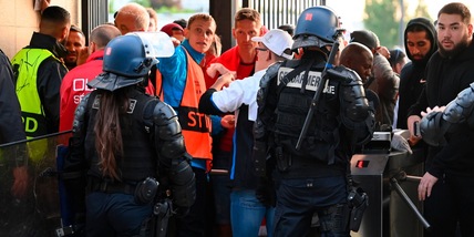 La Champions 2022 e il caos durante la finale: la decisione della Uefa sui tifosi del Liverpool