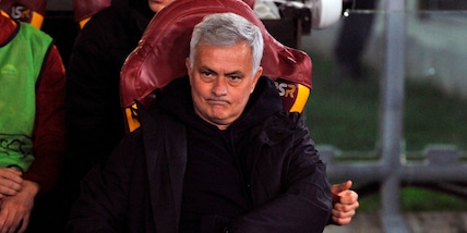 Roma, Mourinho esalta Dybala e pensa al derby: "Settimana pericolosa"