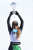 Sci, Sofia Goggia fa festa con la Coppa di specialità