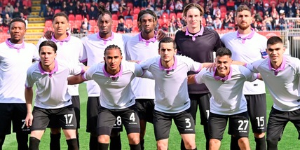 Cremonese d'altri tempi, in campo senza nomi sulle maglie: il perché FOTO