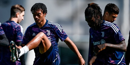 Juventus, Allegri al lavoro senza i nazionali: calciotennis e partitella