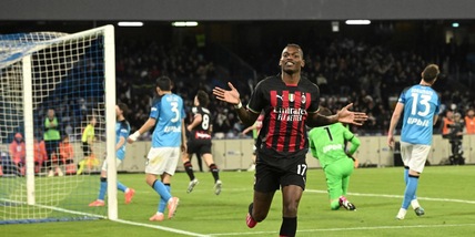 Il Napoli crolla al Maradona: poker Milan, Leao show!