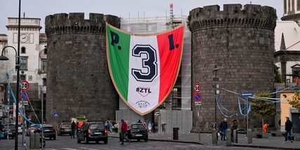 Napoli città pronta allo Scudetto. Salernitana, tifosi caricano la squadra