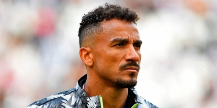 Danilo, post motivazionale che carica la Juve: "Uniti e a testa alta"