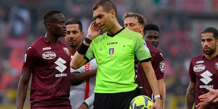 Toro, come si fa a non dare un rigore così? Se succedesse a qualcun altro...