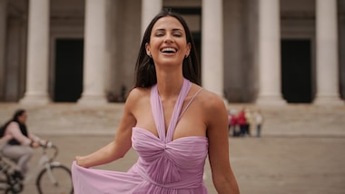 Elenora Incardona incanta Napoli e il Giro d'Italia