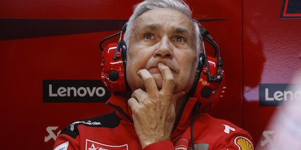 Ducati, il gatto pirata e l’incidente in scooter del team manager Tardozzi