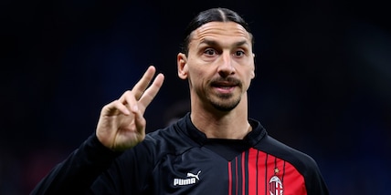 Ibrahimovic, addio al Milan: cerimonia e saluto dei tifosi dopo il Verona