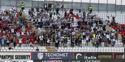 Cesena, quei 12 mila che allo stadio cantano Romagna mia