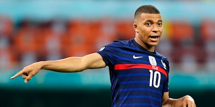 Mbappé, braccio di ferro con gli sponsor della Francia