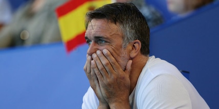 Batistuta denunciato per sfruttamento del lavoro: "Condizioni deplorevoli"