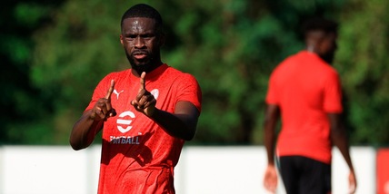 Tomori, gli obiettivi al Milan e Leao: “Deve stare più attento”