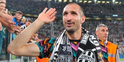 Chiellini, auguri Juve per il compleanno: "Sei la nostra leggenda"