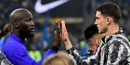 Vlahovic vuole la Juve, Lukaku scalpita: lo stallo e la variabile Tottenham