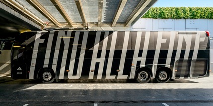 Incidente bus Juventus, scontro con auto della polizia: cos'è successo