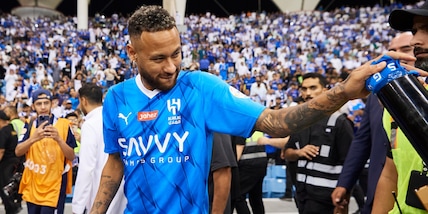 Neymar scaricato anche dalle leggende: “Schifoso, falso e imbroglione”